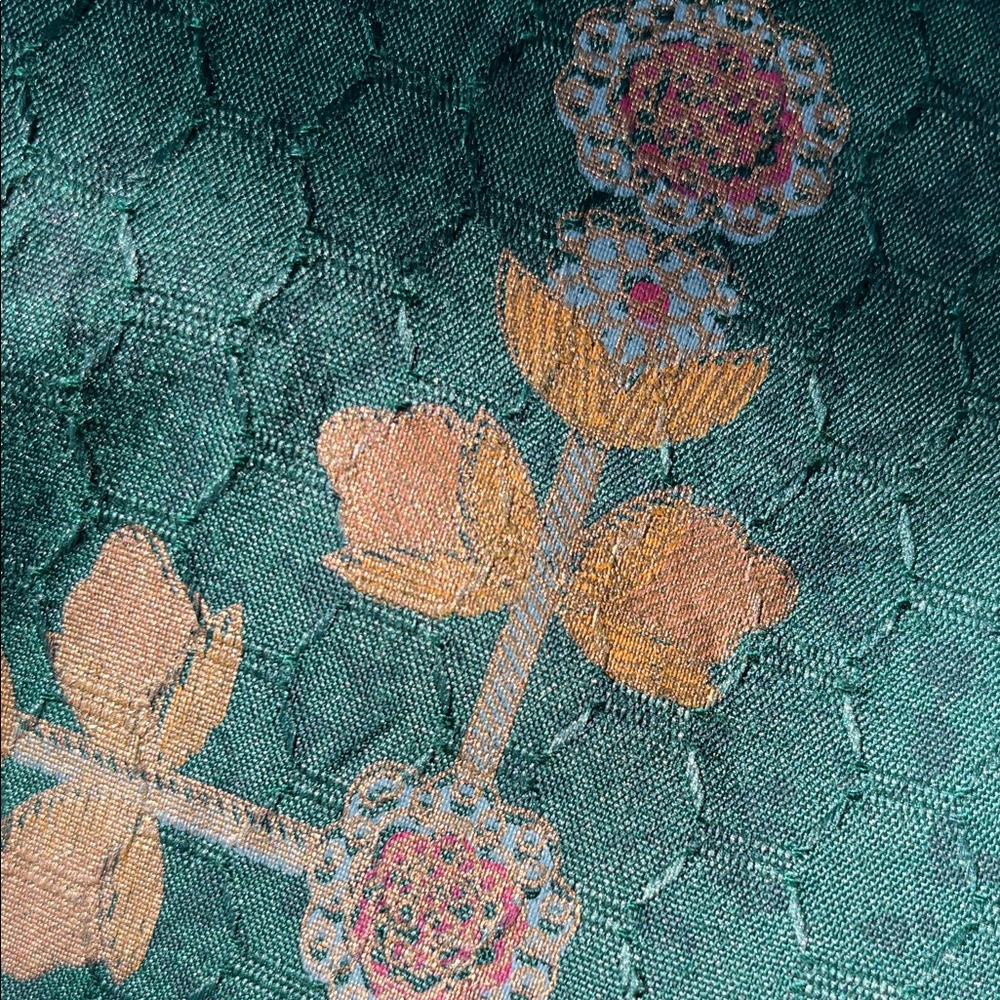 Green Floral Embroidered Top - Picture 5 of 8